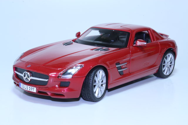 Mercedes SLS AMG 2010, red