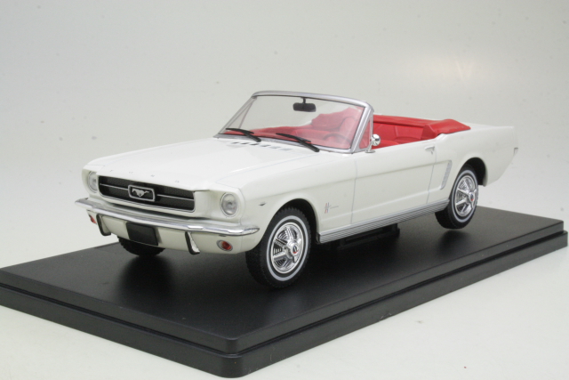 Ford Mustang Convertible 1965, valkoinen