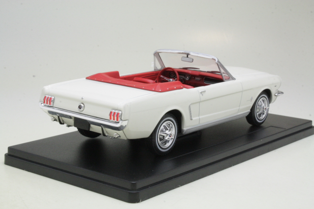 Ford Mustang Convertible 1965, white