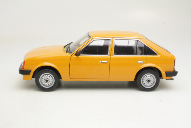 Opel Kadett D 1979, oranssi