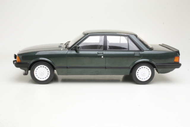 Ford Granada Mk2 2.8 Injection 1981, tummanvihreä