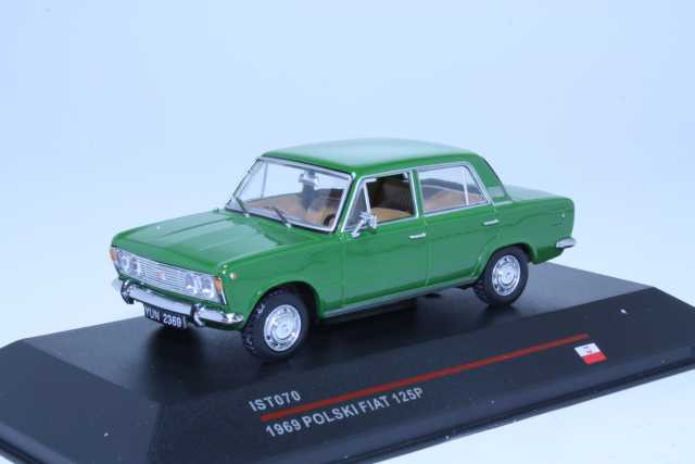 Polski Fiat 125P 1969, green