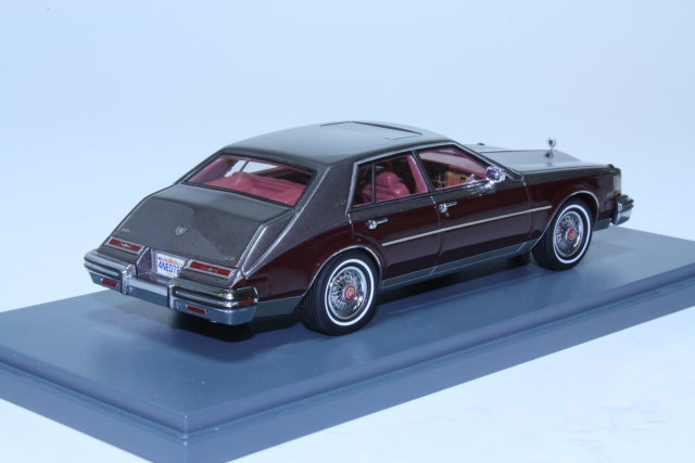 Cadillac Seville Mk2 1981, punainen