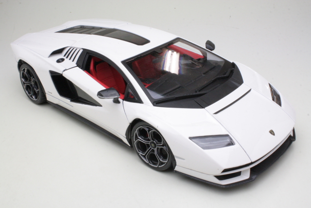 Lamborghini Countach LP800-4 2021, white