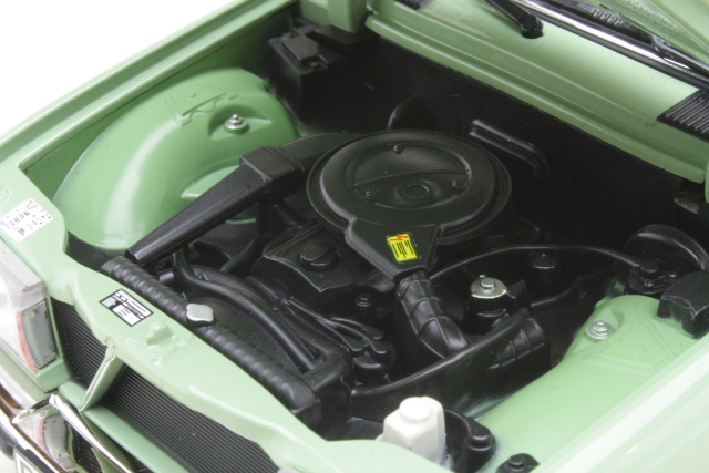 Mercedes 200 (w123) 1982, green