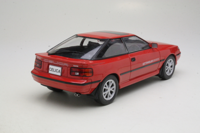 Toyota Celica GT Four 1986, punainen - Sulje napsauttamalla kuva