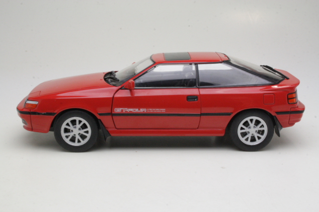 Toyota Celica GT Four 1986, punainen - Sulje napsauttamalla kuva