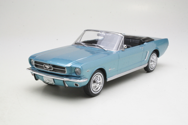 Ford Mustang Convertible 1965, vaaleansininen