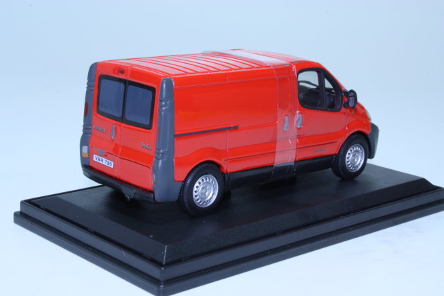 Renault Traffic 2007, red