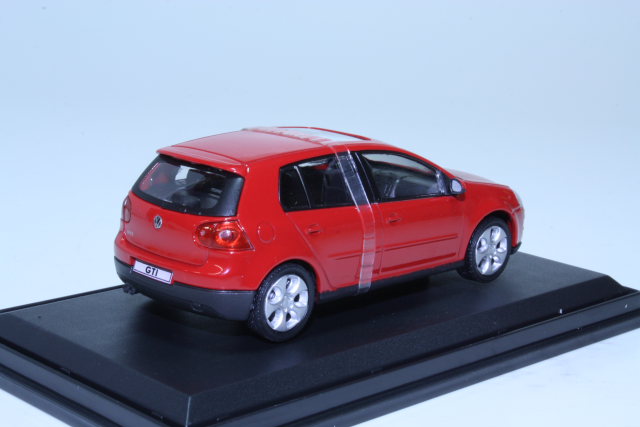 VW Golf 5 GTi 2007, punainen
