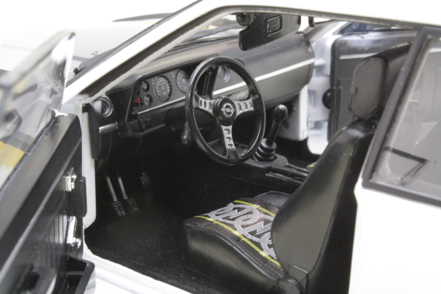 Opel Ascona B 400, valkoinen - Sulje napsauttamalla kuva