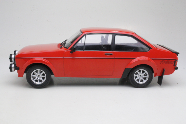 Ford Escort Mk2 RS1800 1977, punainen - Sulje napsauttamalla kuva