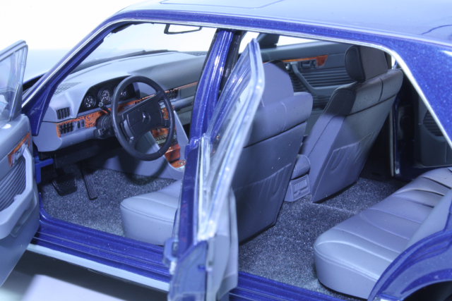 Mercedes 560SEL (w126) 1985, sininen