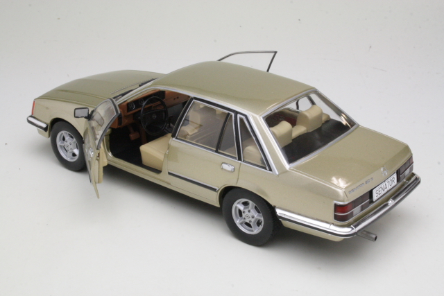 Opel Senator A1 1978, gold