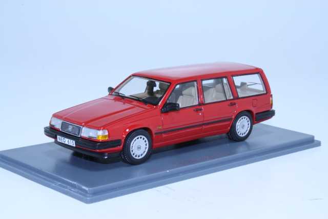 Volvo 940GL Estate 1992, punainen