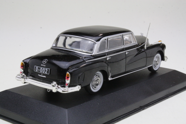 Mercedes 300d 1957, black