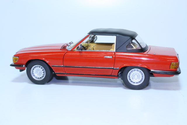 Mercedes 350SL Convertible Closed 1977, red