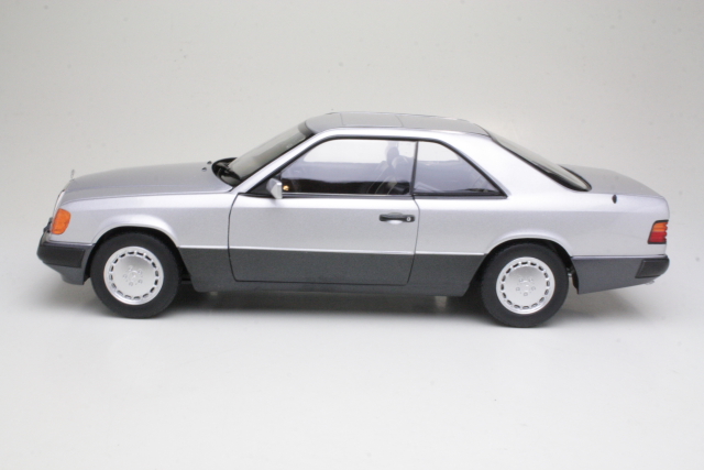 Mercedes 300CE-24 Coupe 1990, hopea