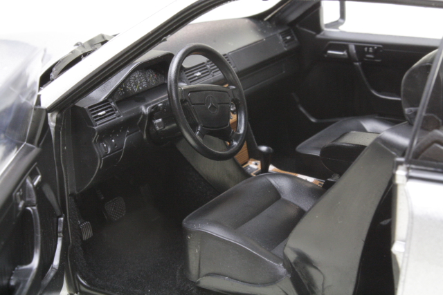 Mercedes 300CE-24 Coupe 1990, hopea