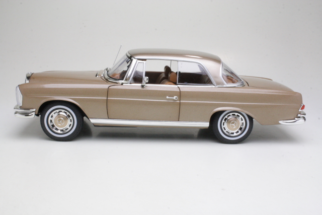 Mercedes 250SE Coupe 1969, gold - Click Image to Close