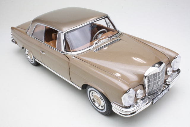 Mercedes 250SE Coupe 1969, gold - Click Image to Close