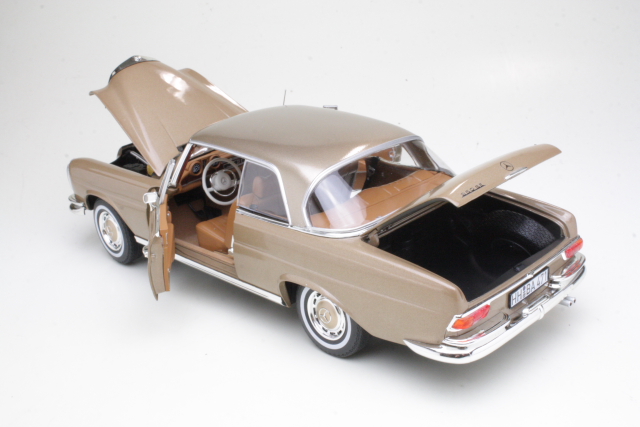 Mercedes 250SE Coupe 1969, gold - Click Image to Close