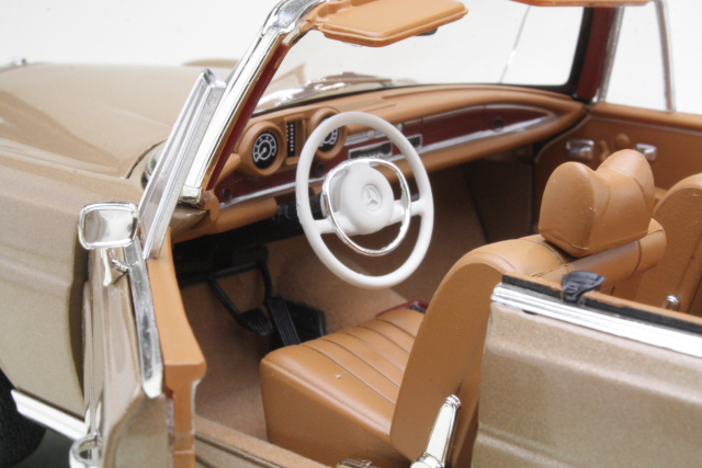 Mercedes 250SE Coupe 1969, gold - Click Image to Close