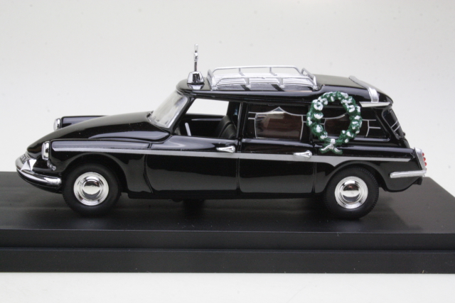 Citroen DS19 Break 1963, musta "Ruumisauto"