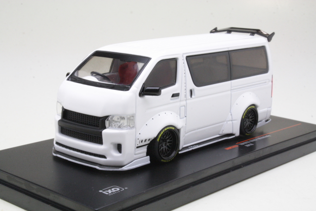 Toyota Hiace Widebody 2018, valkoinen - Sulje napsauttamalla kuva