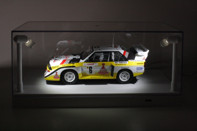 Plastic Showcase 1:43 with LED-lights