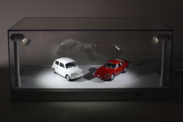 Plastic Showcase 1:43 with LED-lights