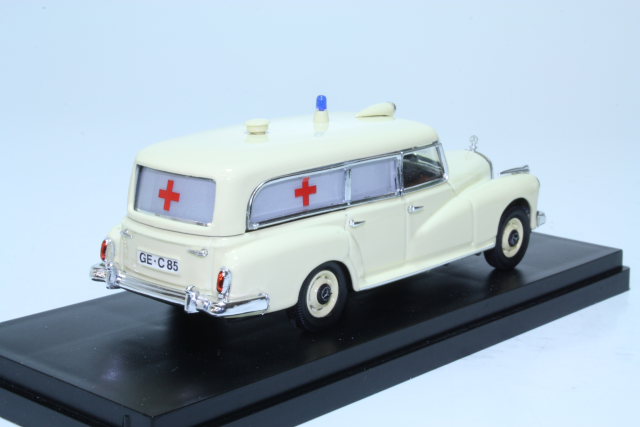 Mercedes 300D Ambulance 1961, creme