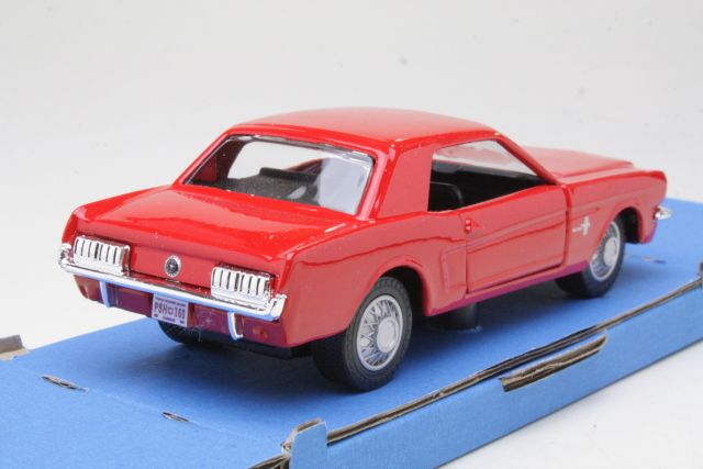 Ford Mustang 1965, punainen - Sulje napsauttamalla kuva
