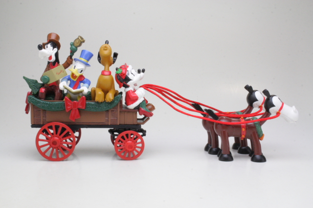 Christmas Carolers (Mickey, Minnie, Goofy, Donald and Pluto)
