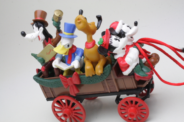 Christmas Carolers (Mickey, Minnie, Goofy, Donald and Pluto)