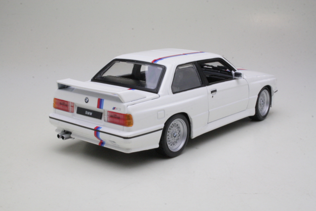 BMW M3 (e30) 1988, valkoinen