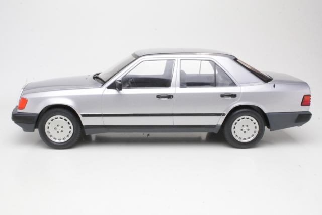 Mercedes 300E (w124) 1984, hopea