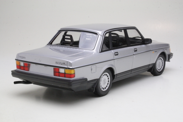Volvo 240GL 1986, silver