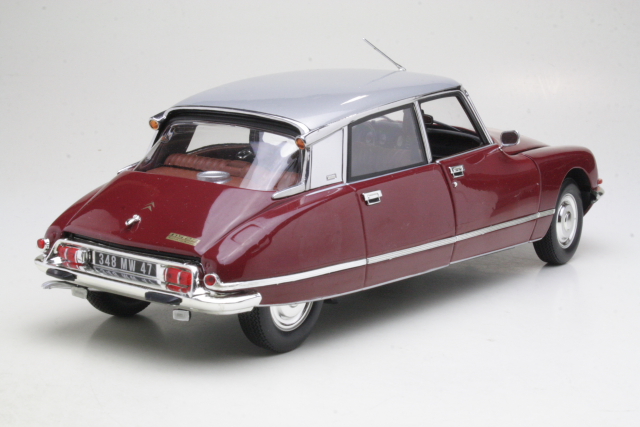 Citroen DS23 Pallas 1972, red/grey