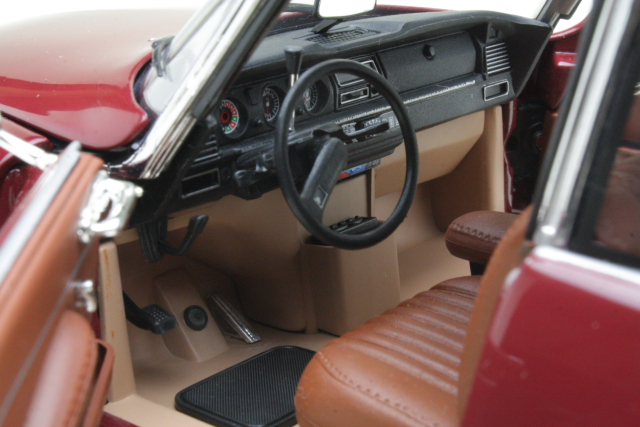 Citroen DS23 Pallas 1972, red/grey