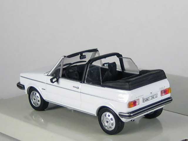VW Golf 1 Cabriolet 1980, valkoinen