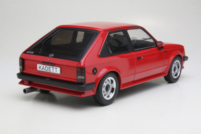 Opel Kadett D GTE 1983, punainen "Tuning"