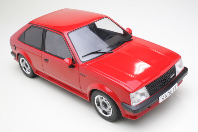 Opel Kadett D GTE 1983, punainen "Tuning"