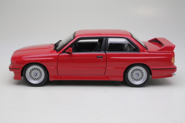 BMW M3 (e30) 1988, punainen - Sulje napsauttamalla kuva