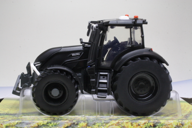 Valtra Q305 2018, musta