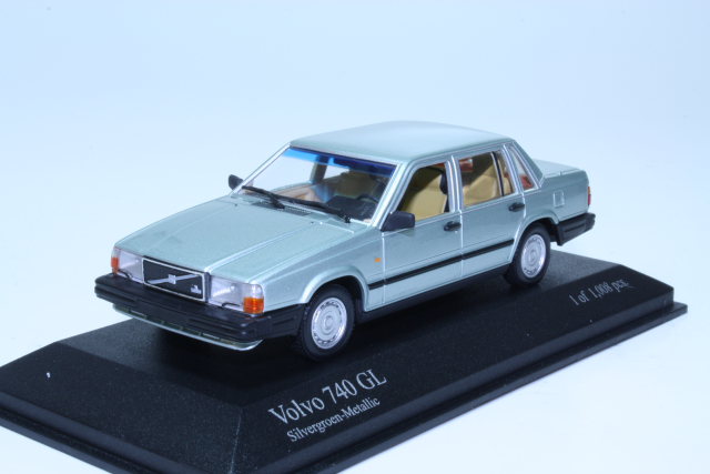 Volvo 740 1986, light green