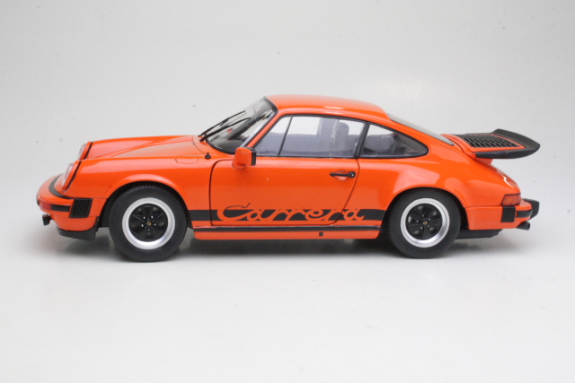 Porsche 911 Carrera 3.2, orange
