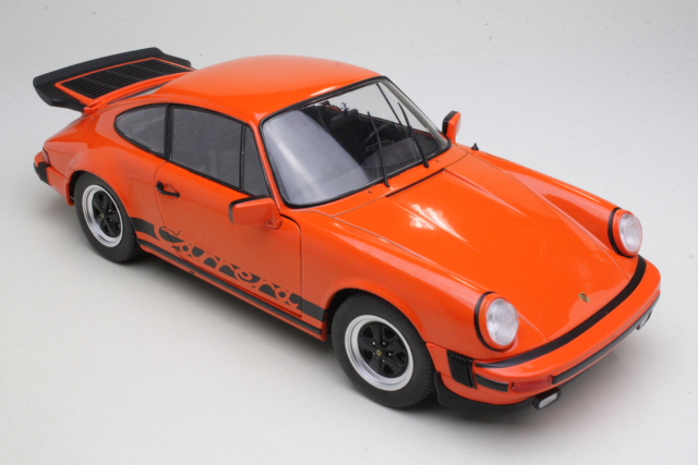 Porsche 911 Carrera 3.2, orange