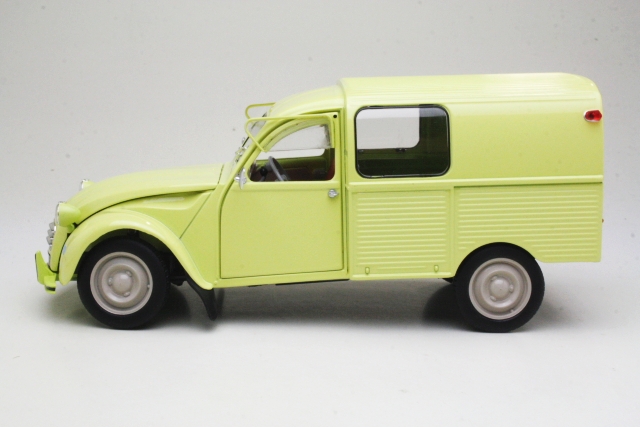 Citroen 2CV Fourgonnette AK350 1966, keltainen