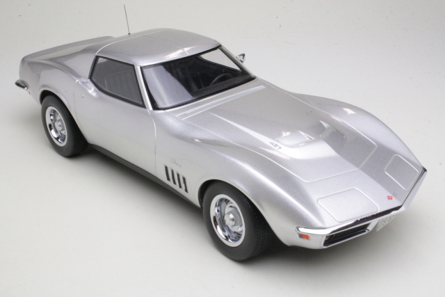 Chevrolet Corvette C3 Coupe 1969, silver